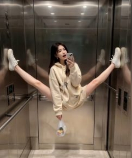 AI生成电梯一字马美女制作教程，条条流量上万，别再在外面被割韭菜了，全流程实操-网创先锋